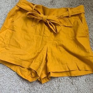 Linen tie front shorts